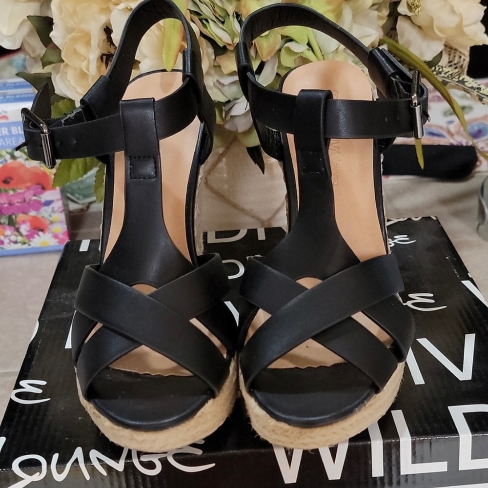 Black espadrilles - Picture 2 of 4